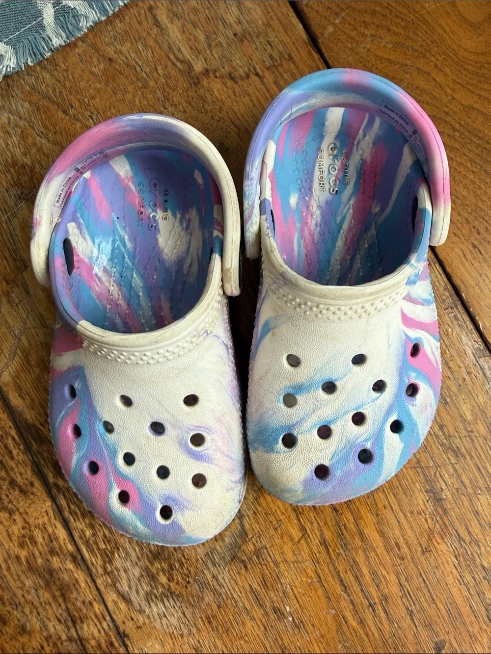 CROCS Toddler Marble Style Clogs in Pink, Blue, Purple and White size 7